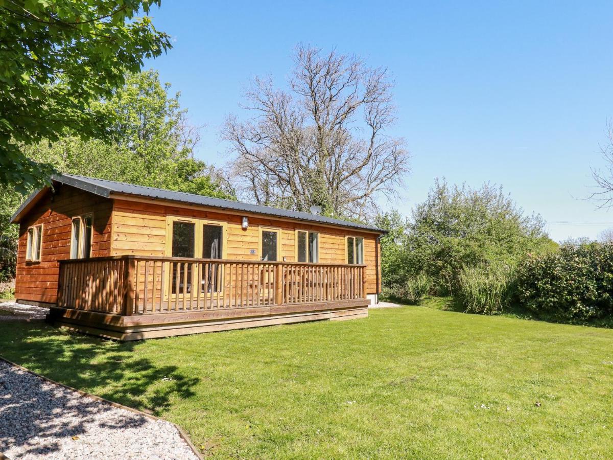 Lodge One Truro Bagian luar foto