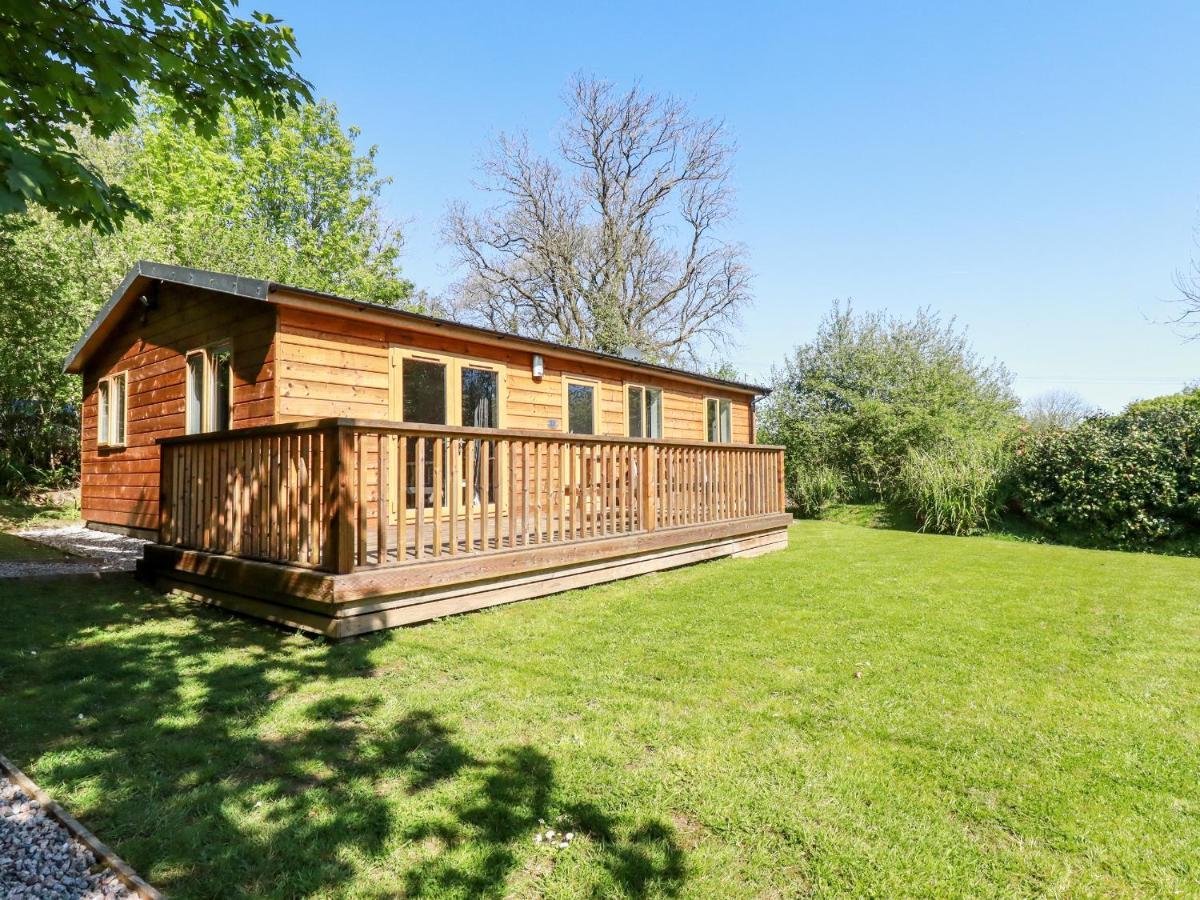 Lodge One Truro Bagian luar foto