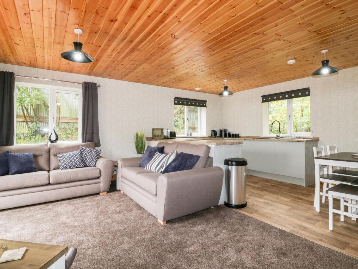 Lodge One Truro Bagian luar foto